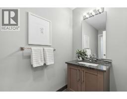 2207 32 Avenue SW - photo 29