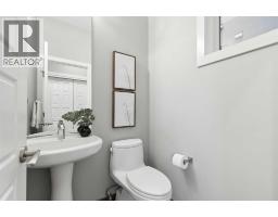 2207 32 Avenue SW - photo 14