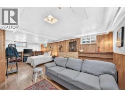 532 18 Avenue NW - photo 25