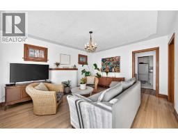 532 18 Avenue NW - photo 3