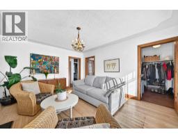 532 18 Avenue NW - photo 8