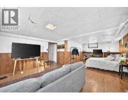 532 18 Avenue NW - photo 26