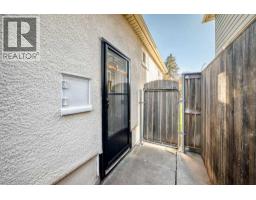 532 18 Avenue NW - photo 32