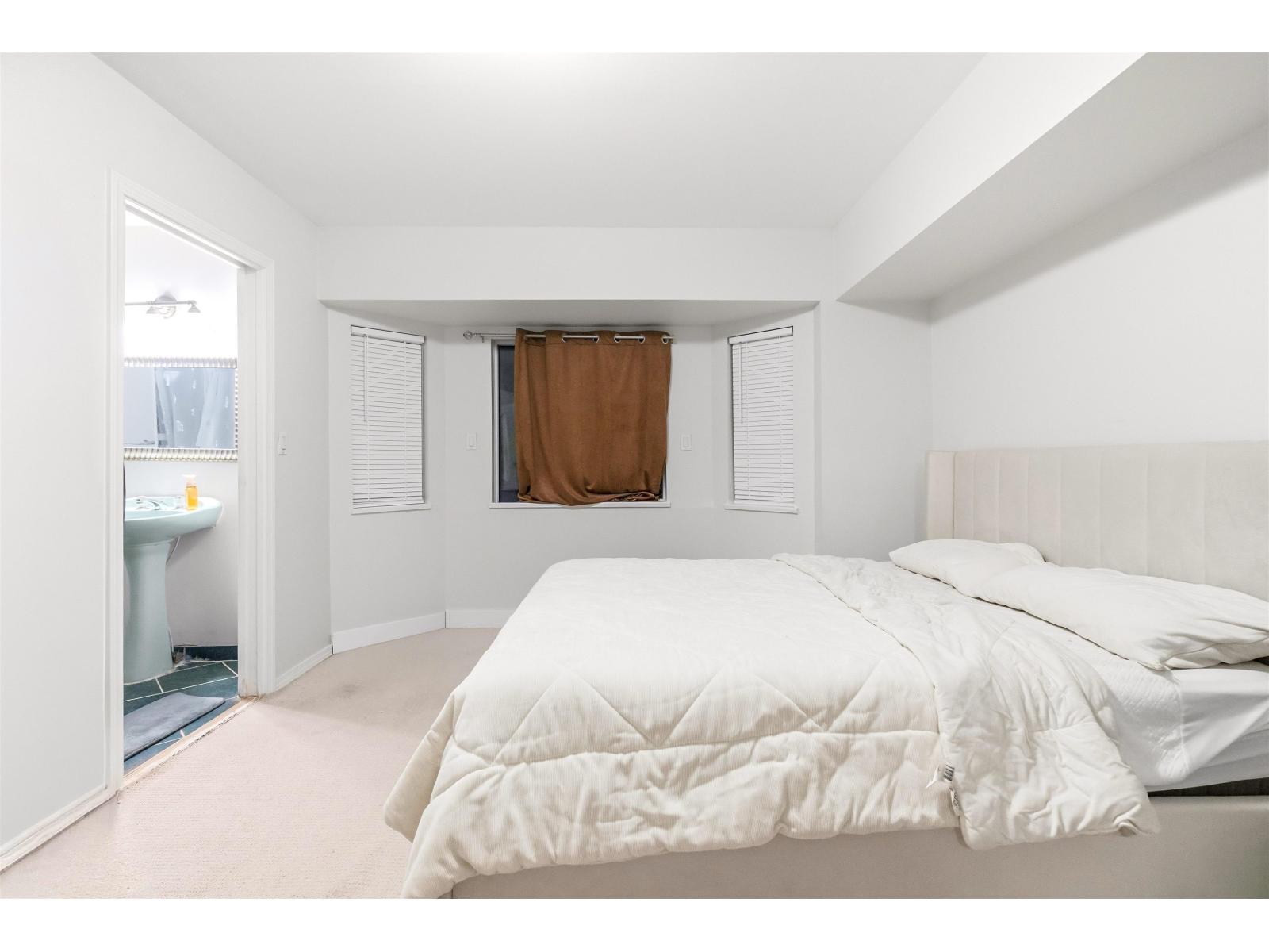 Photo of 10032 122 STREET 17