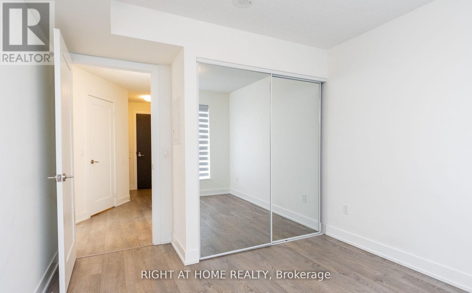 9 Mabelle Avenue — photo 12