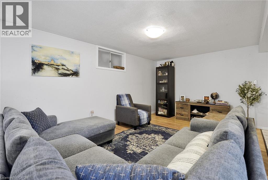 44 MERCER Road - Image 22
