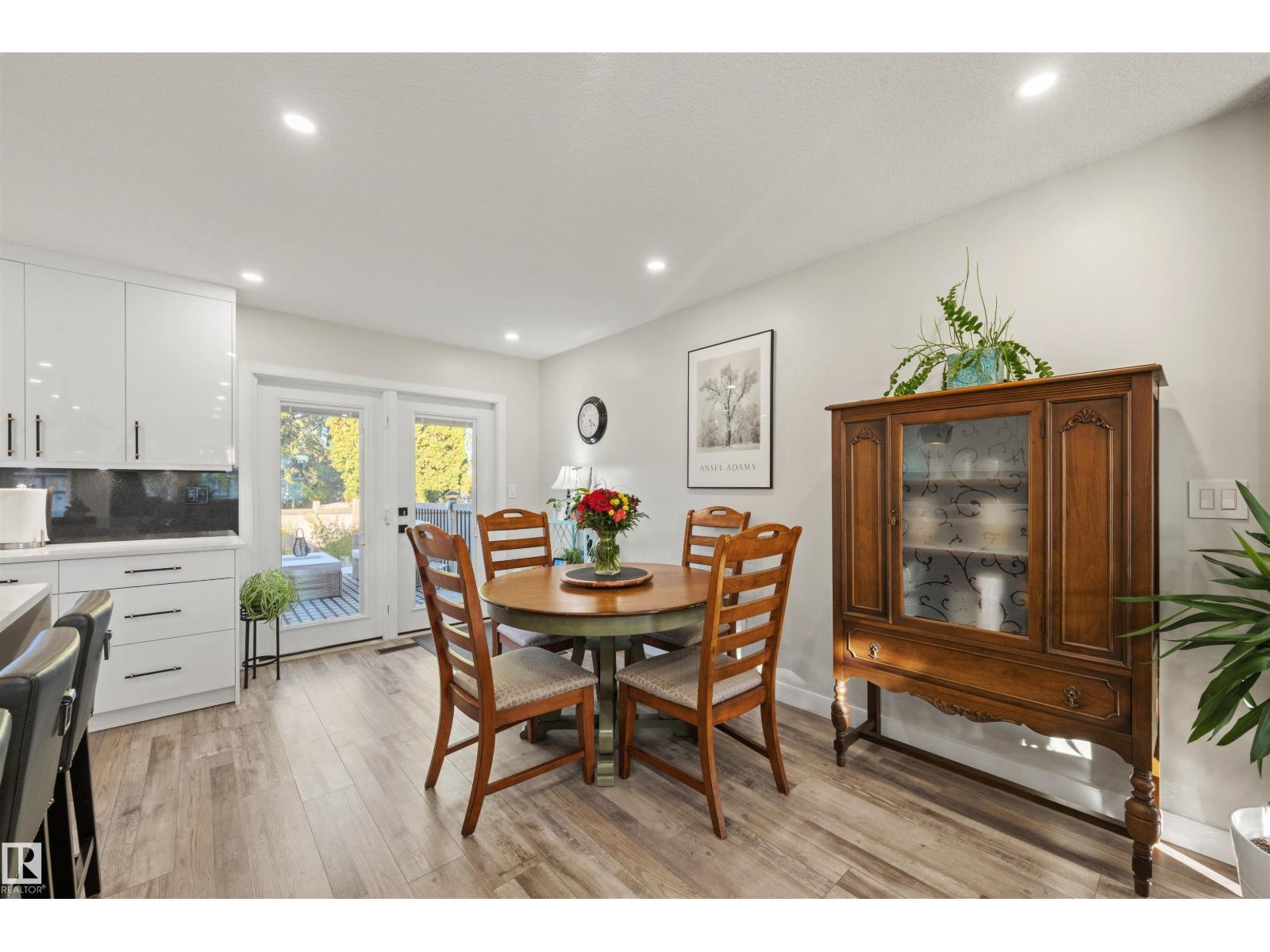 18512 90 AV NW - 10