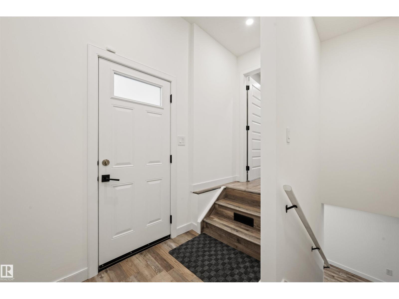 18512 90 AV NW - 31