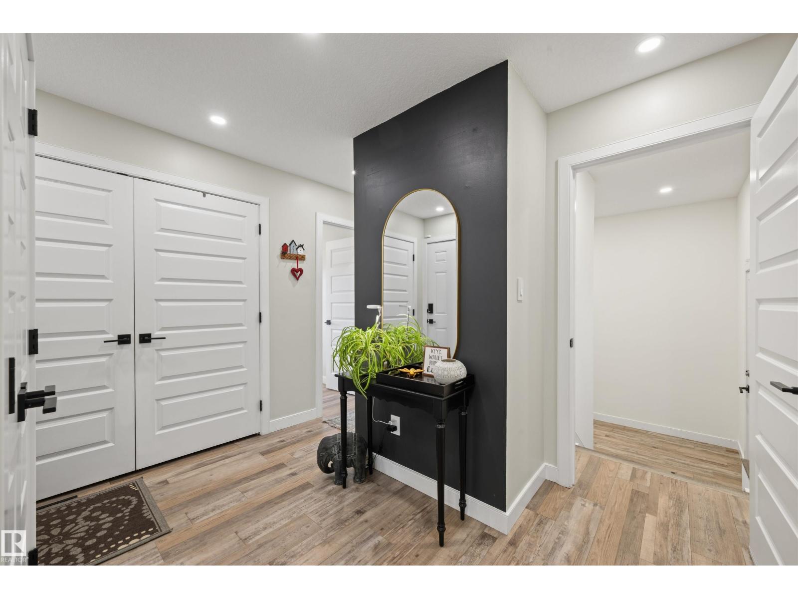 18512 90 AV NW - 17