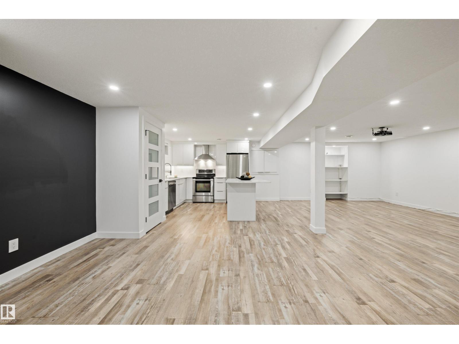 18512 90 AV NW - 33