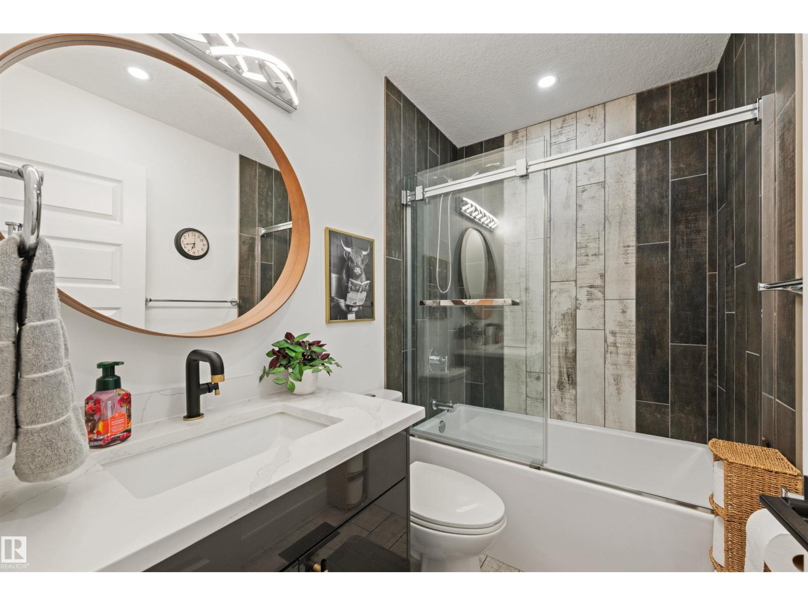 18512 90 AV NW - 21