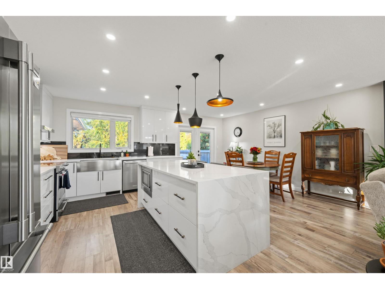 18512 90 AV NW - 7