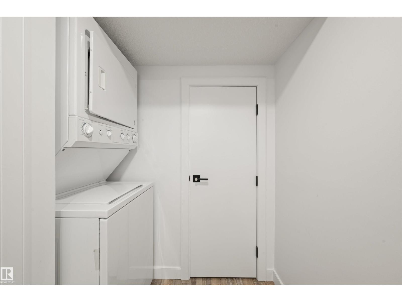 18512 90 AV NW - 41