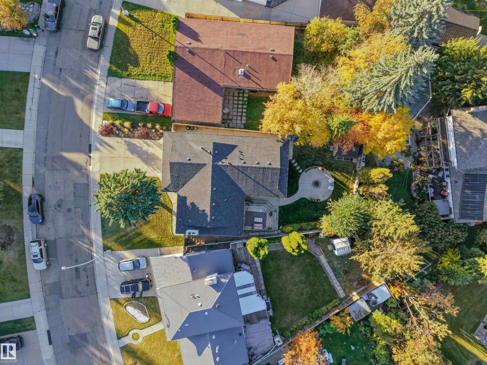 18512 90 AV NW - 63