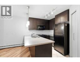 235, 35 Richard Court SW - photo 4