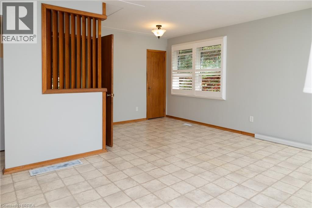 156 Mutual Street North — photo 13
