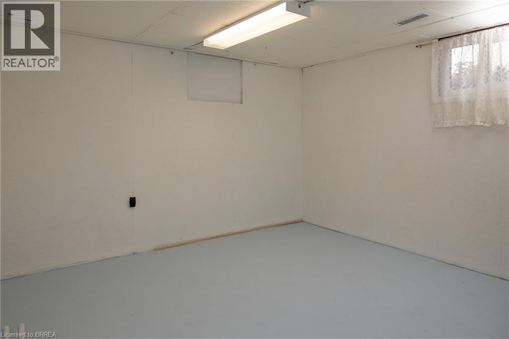 156 Mutual Street North — photo 24