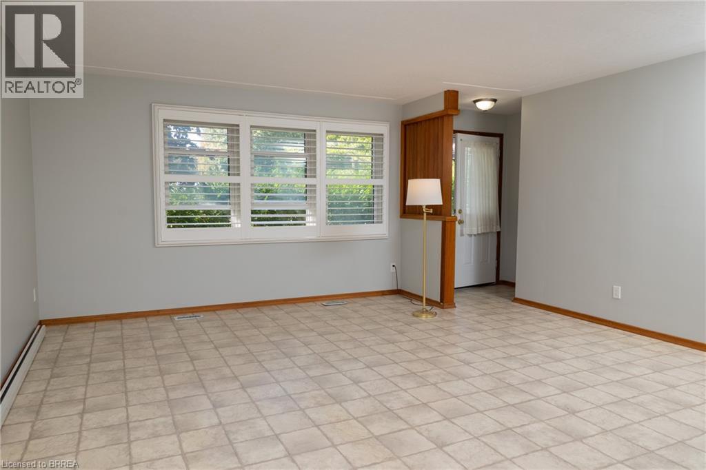 156 Mutual Street North — photo 14