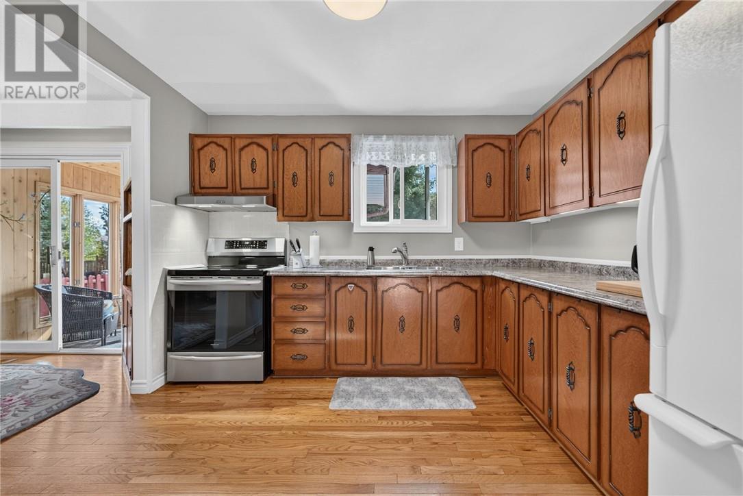 1699 Harry Street - 9