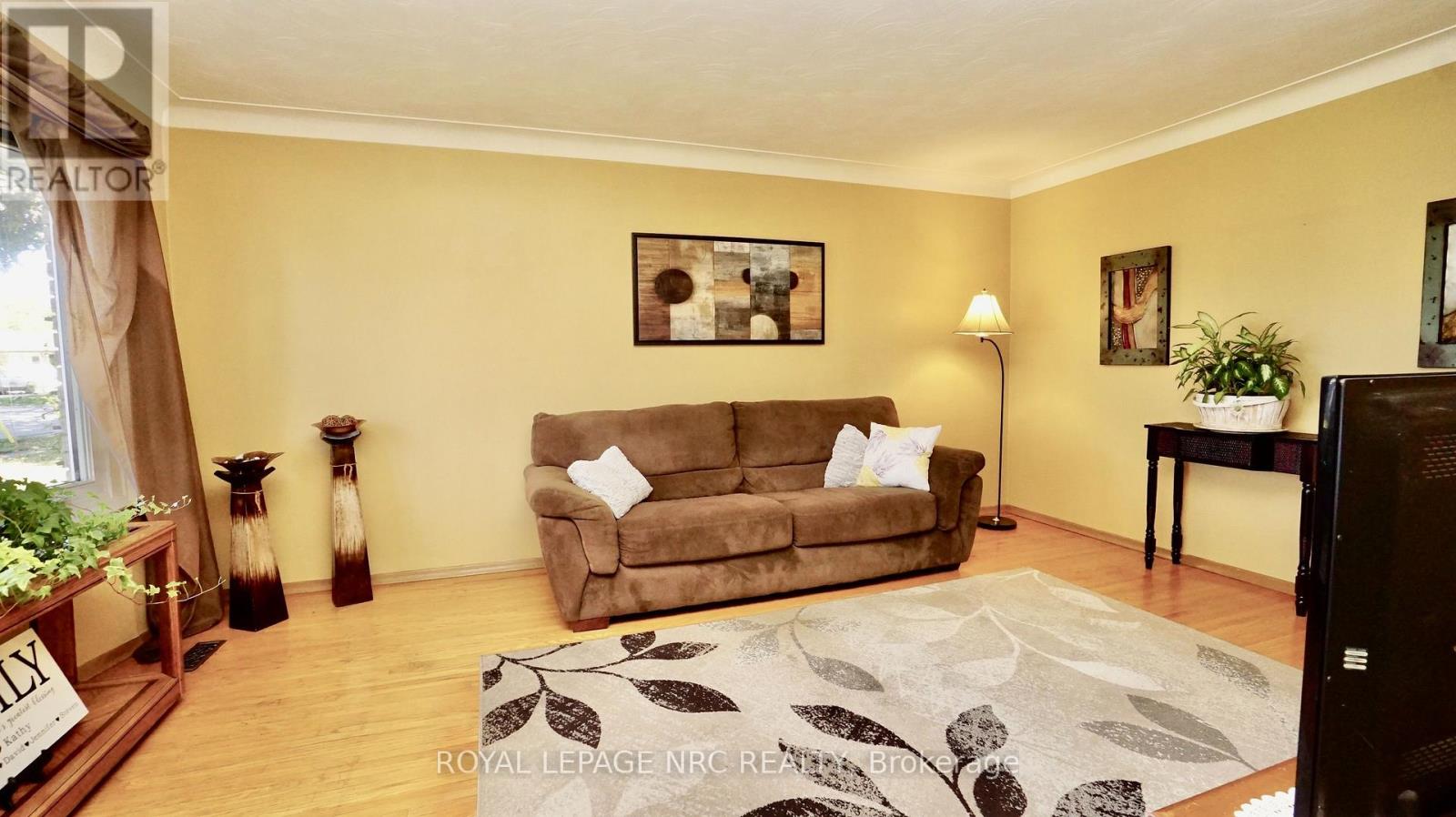7030 WHITMAN AVENUE - 5