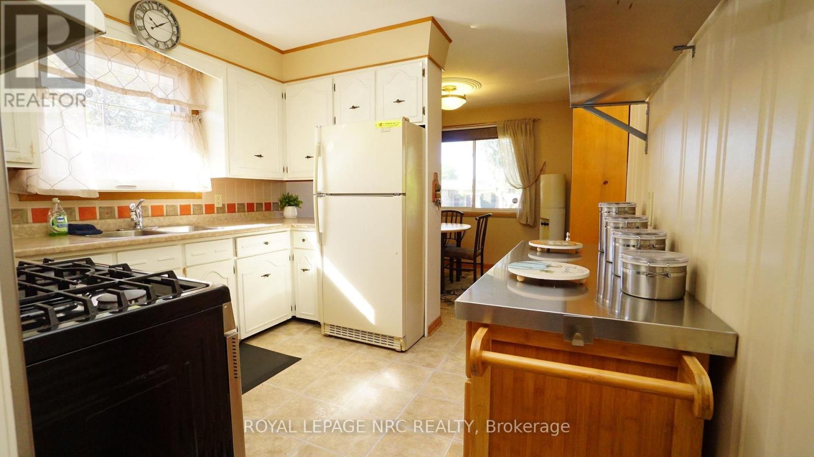 7030 WHITMAN AVENUE - 15