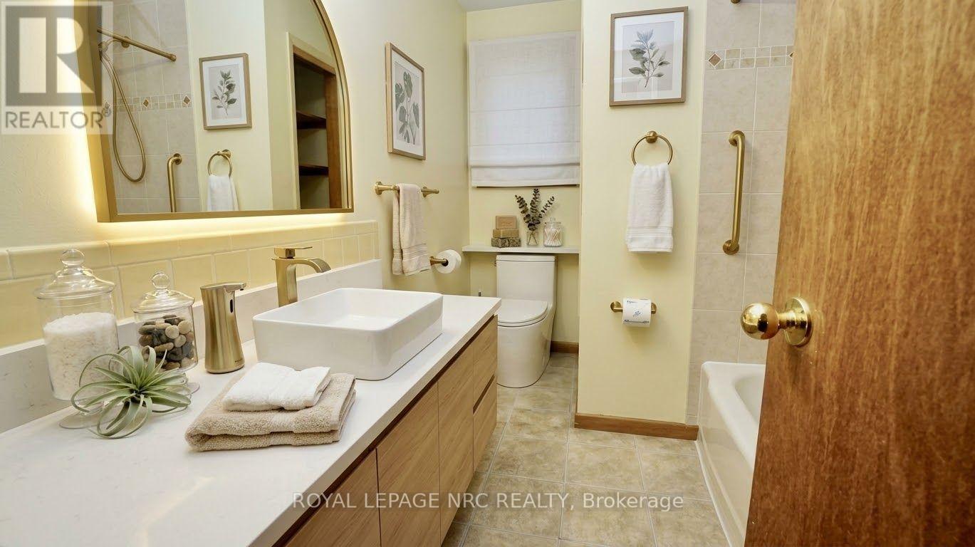 7030 WHITMAN AVENUE - 24
