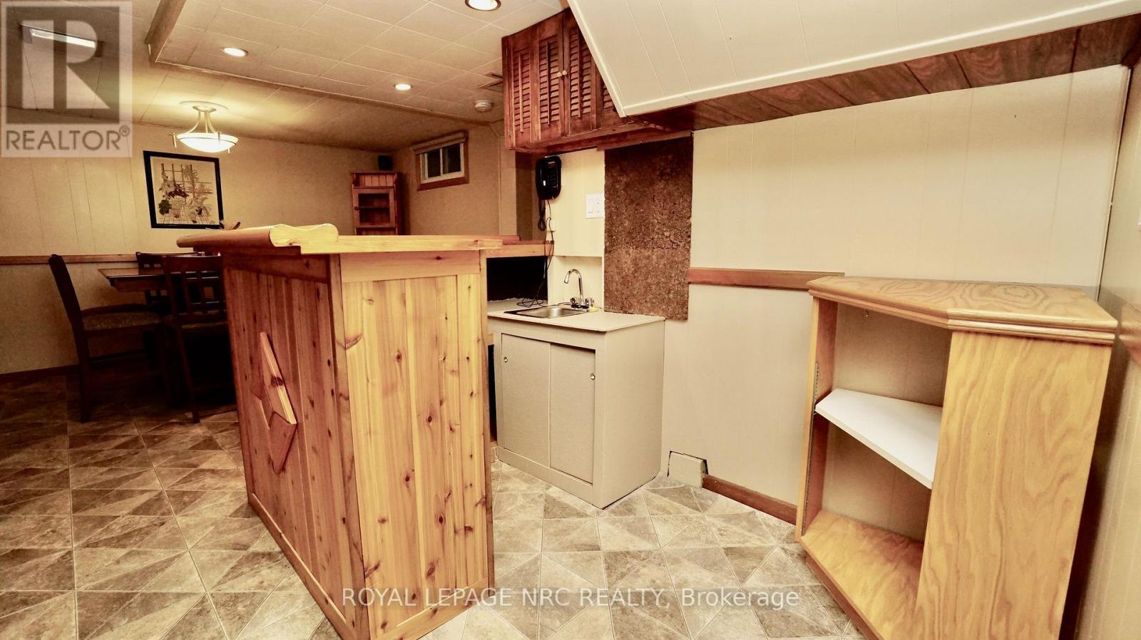 7030 WHITMAN AVENUE - 31