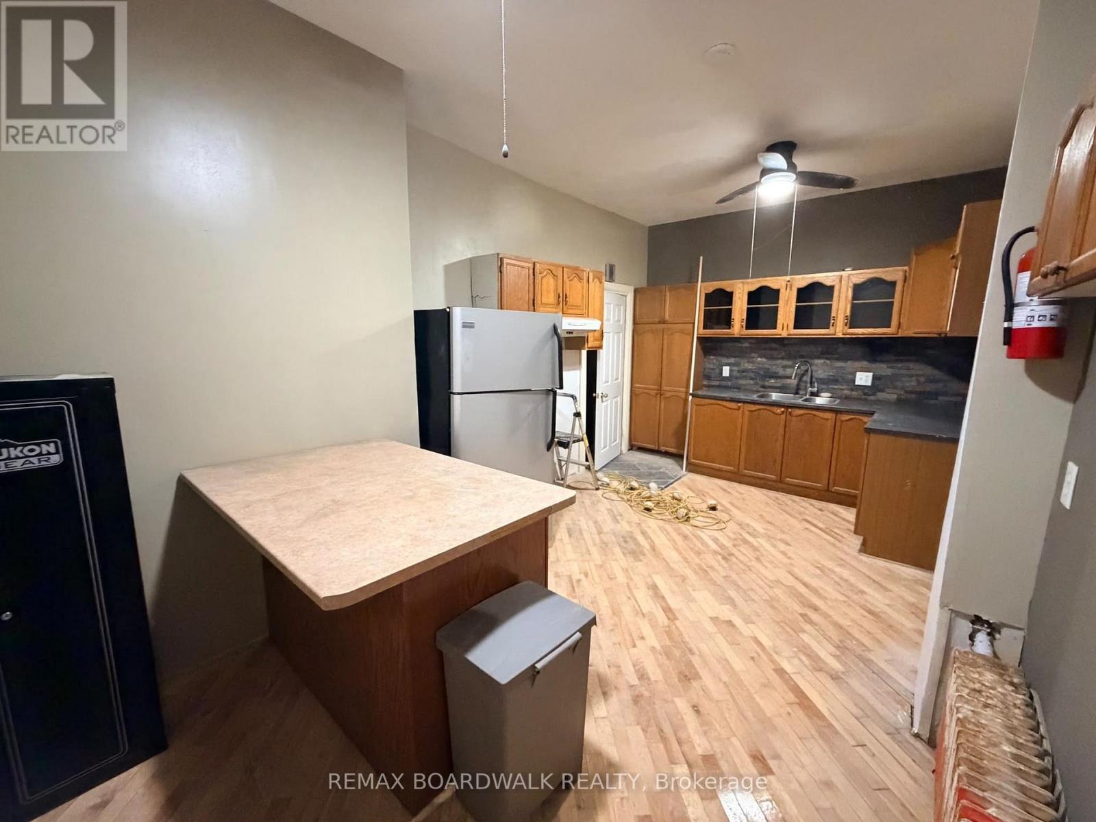 205 FIRST STREET E - 31