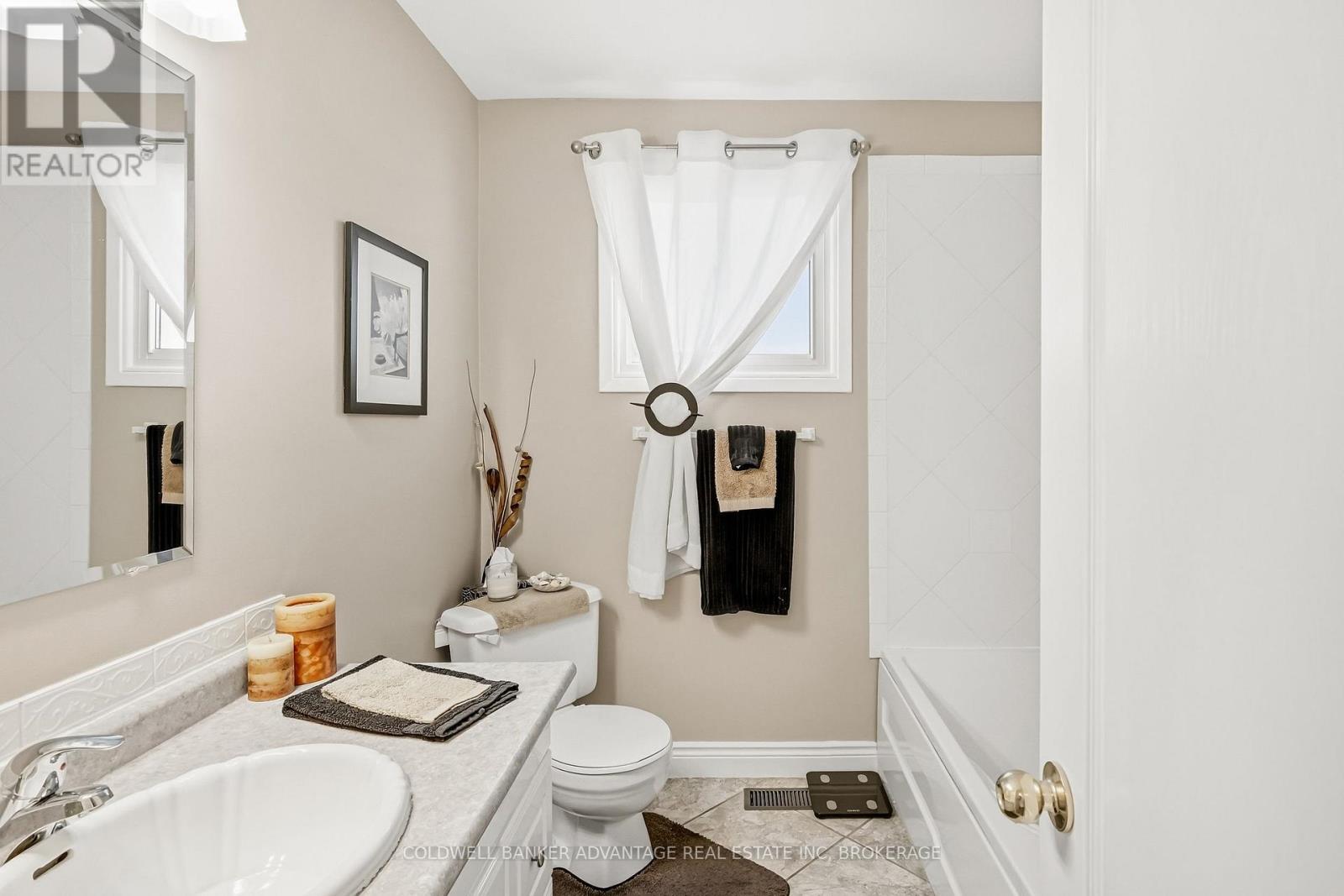 7451 REDHAVEN CRESCENT - 15