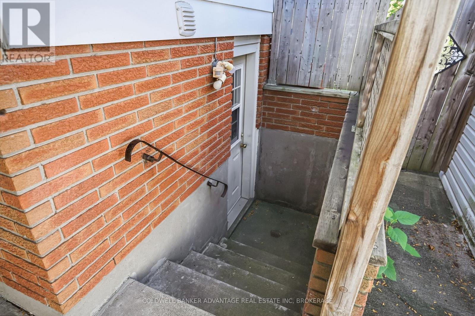 7451 REDHAVEN CRESCENT - 25