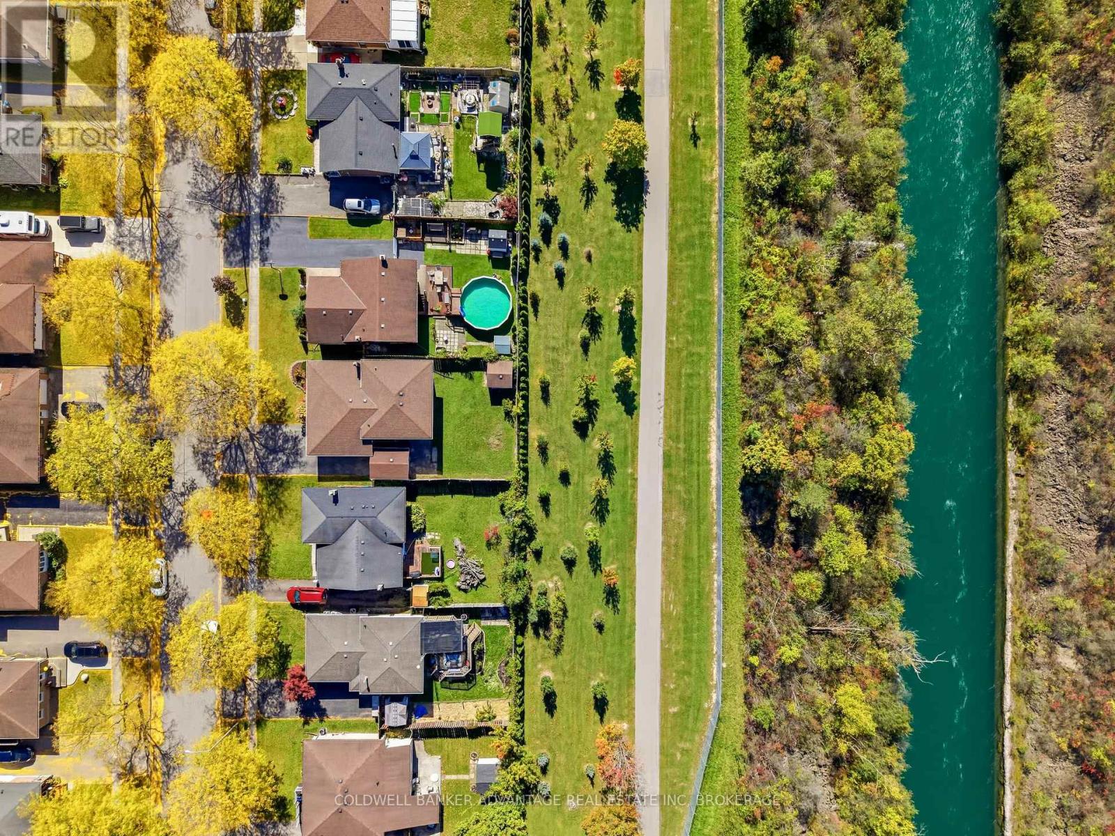 7451 REDHAVEN CRESCENT - 34