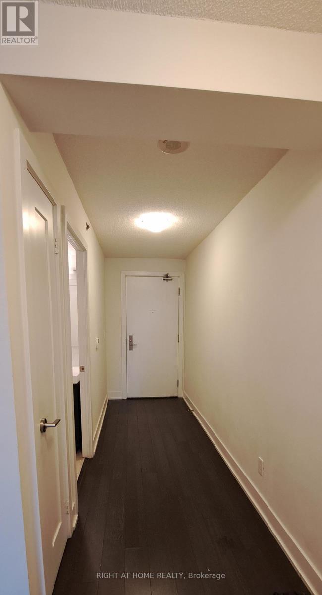 318 Richmond Street West — photo 4