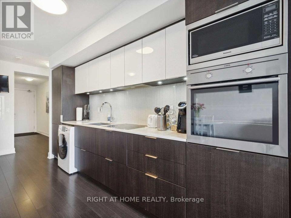 318 Richmond Street West — photo 7