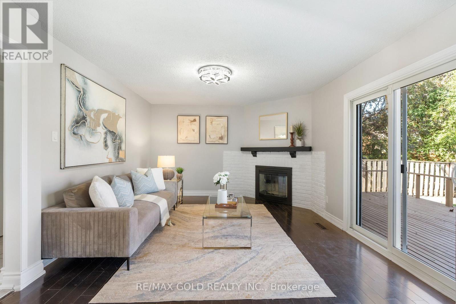 45 PARKSIDE DRIVE - 13