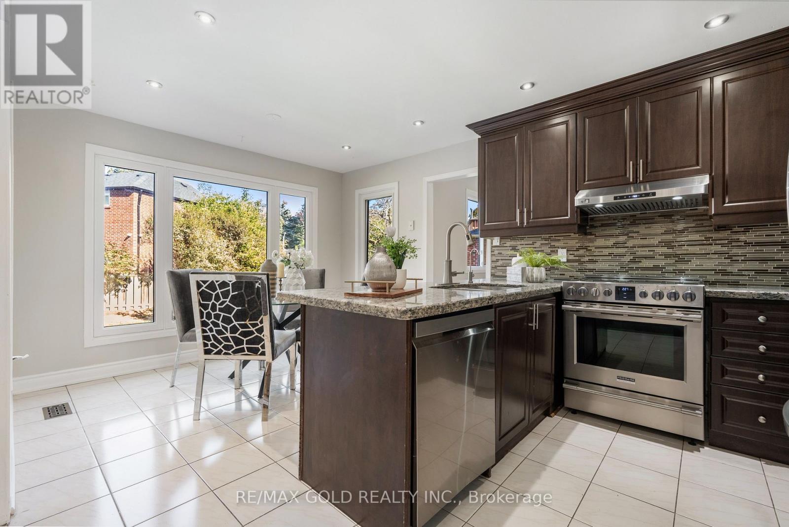 45 PARKSIDE DRIVE - 14