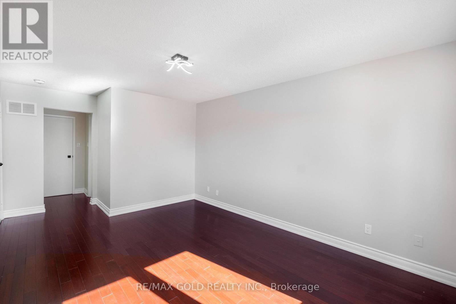 45 Parkside Drive, Brampton, ON photo 24