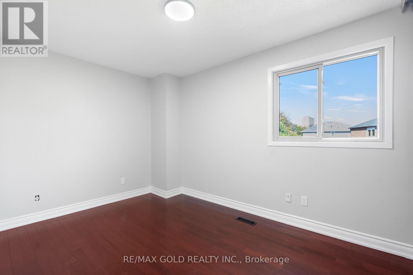 45 PARKSIDE DRIVE - 28