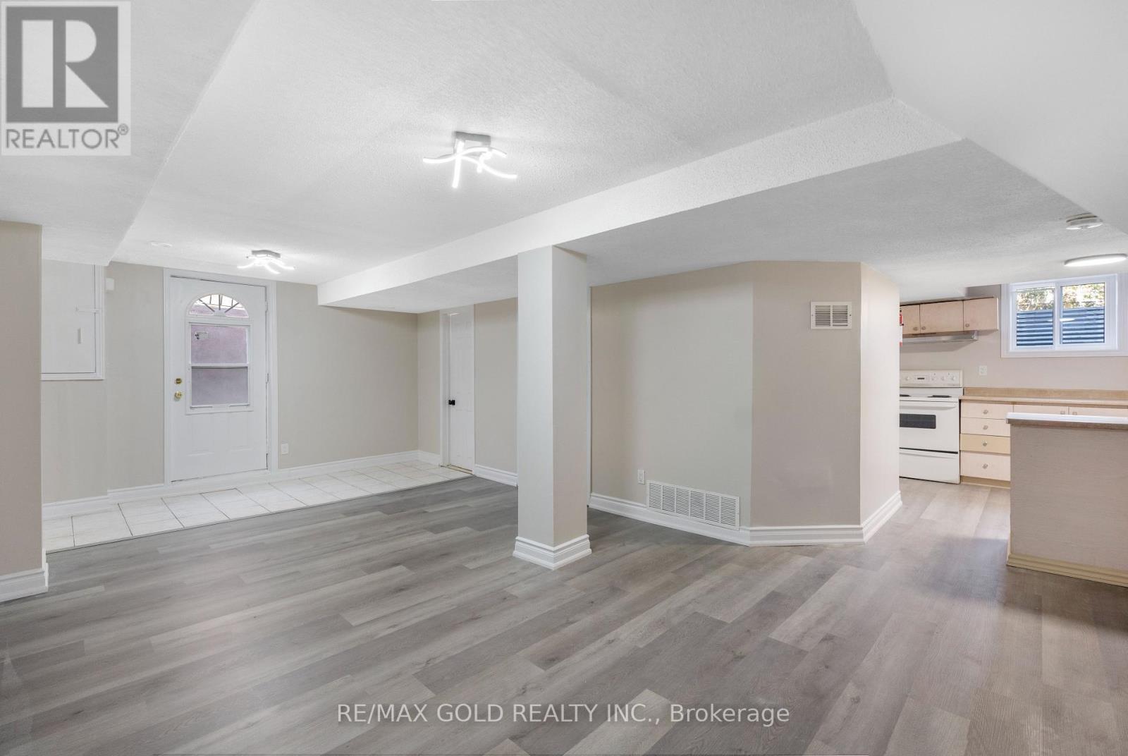 45 PARKSIDE DRIVE - 31