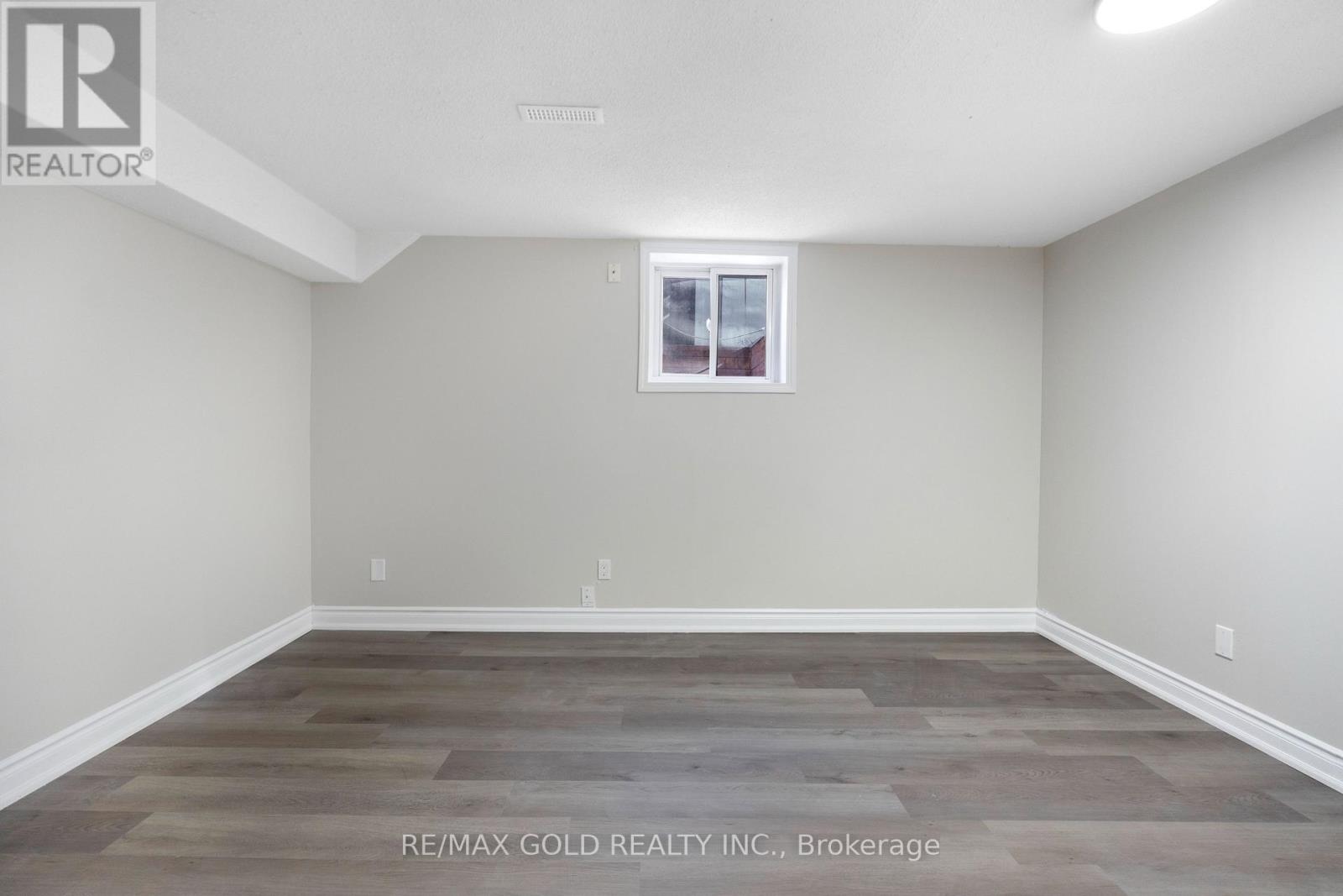 45 PARKSIDE DRIVE - 35