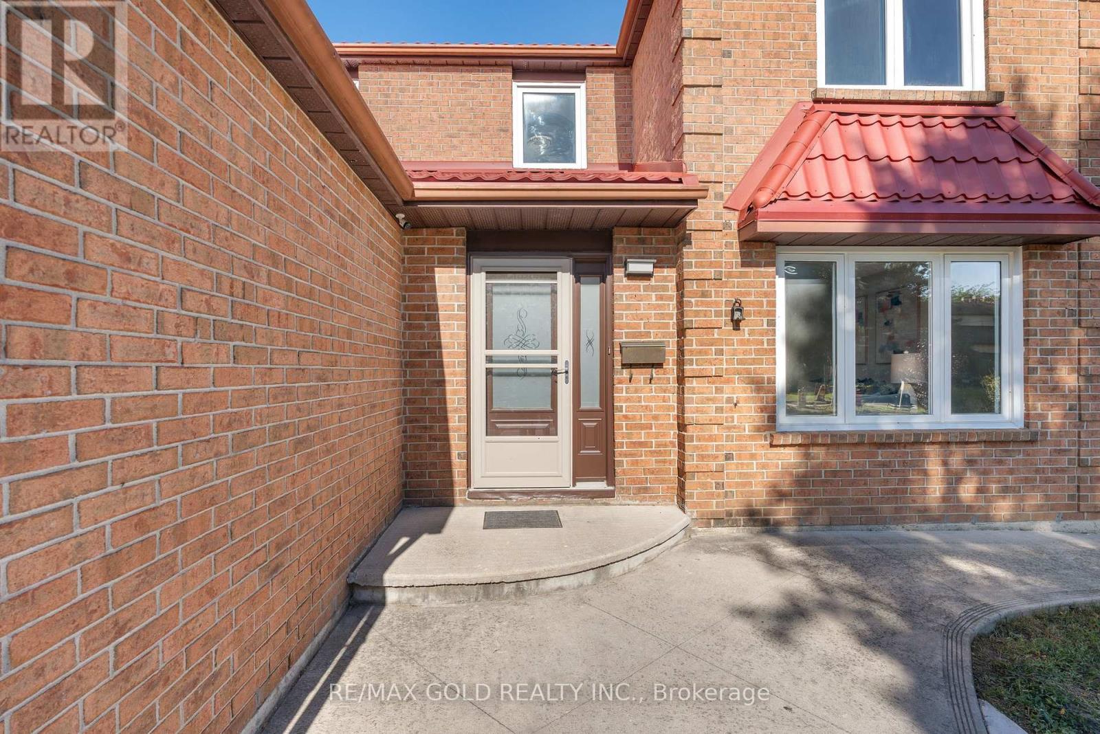 45 PARKSIDE DRIVE - 4