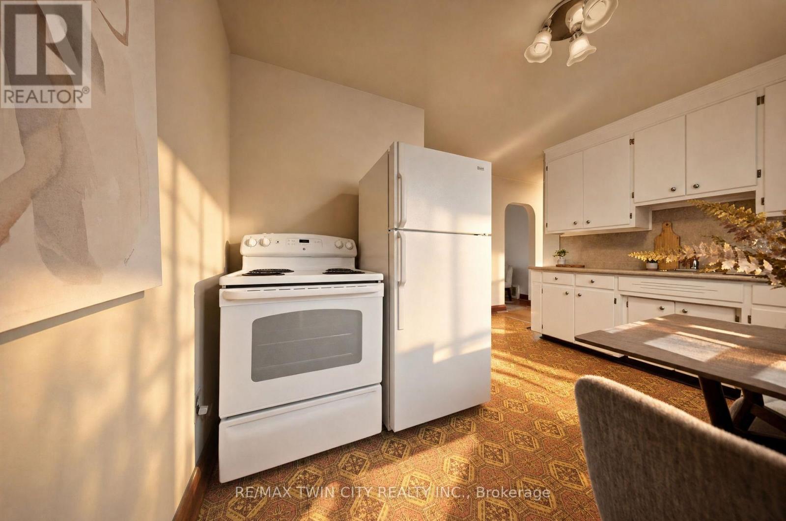 21 HILLCREST AVENUE - 13