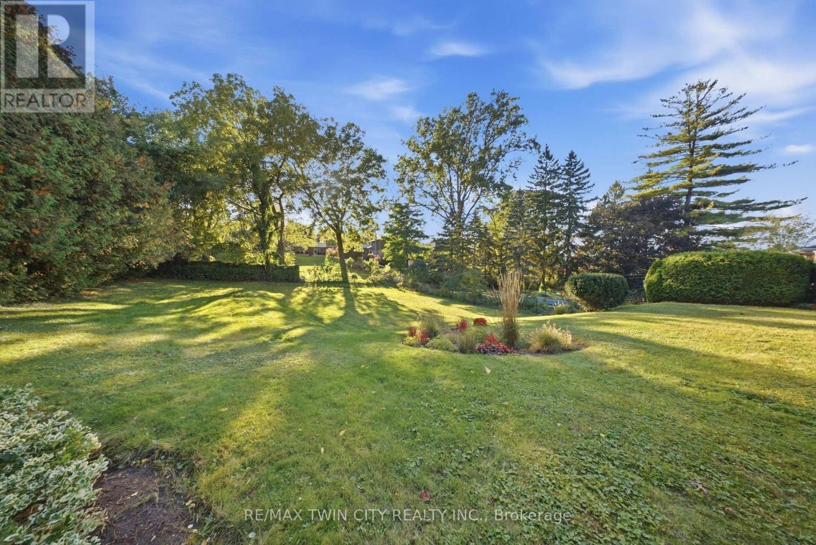 21 HILLCREST AVENUE - Image 23