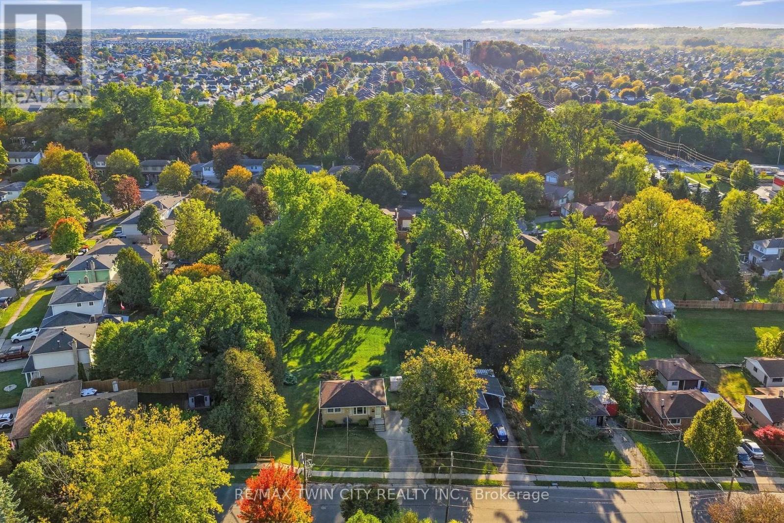 21 HILLCREST AVENUE - 27