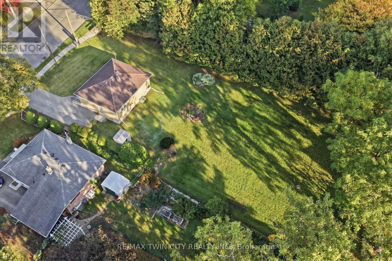 21 HILLCREST AVENUE - 29