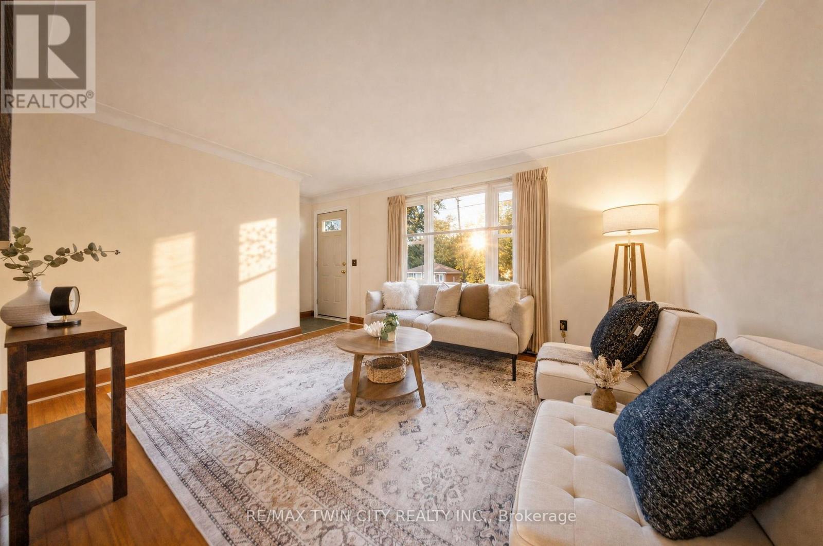 21 HILLCREST AVENUE - Image 8