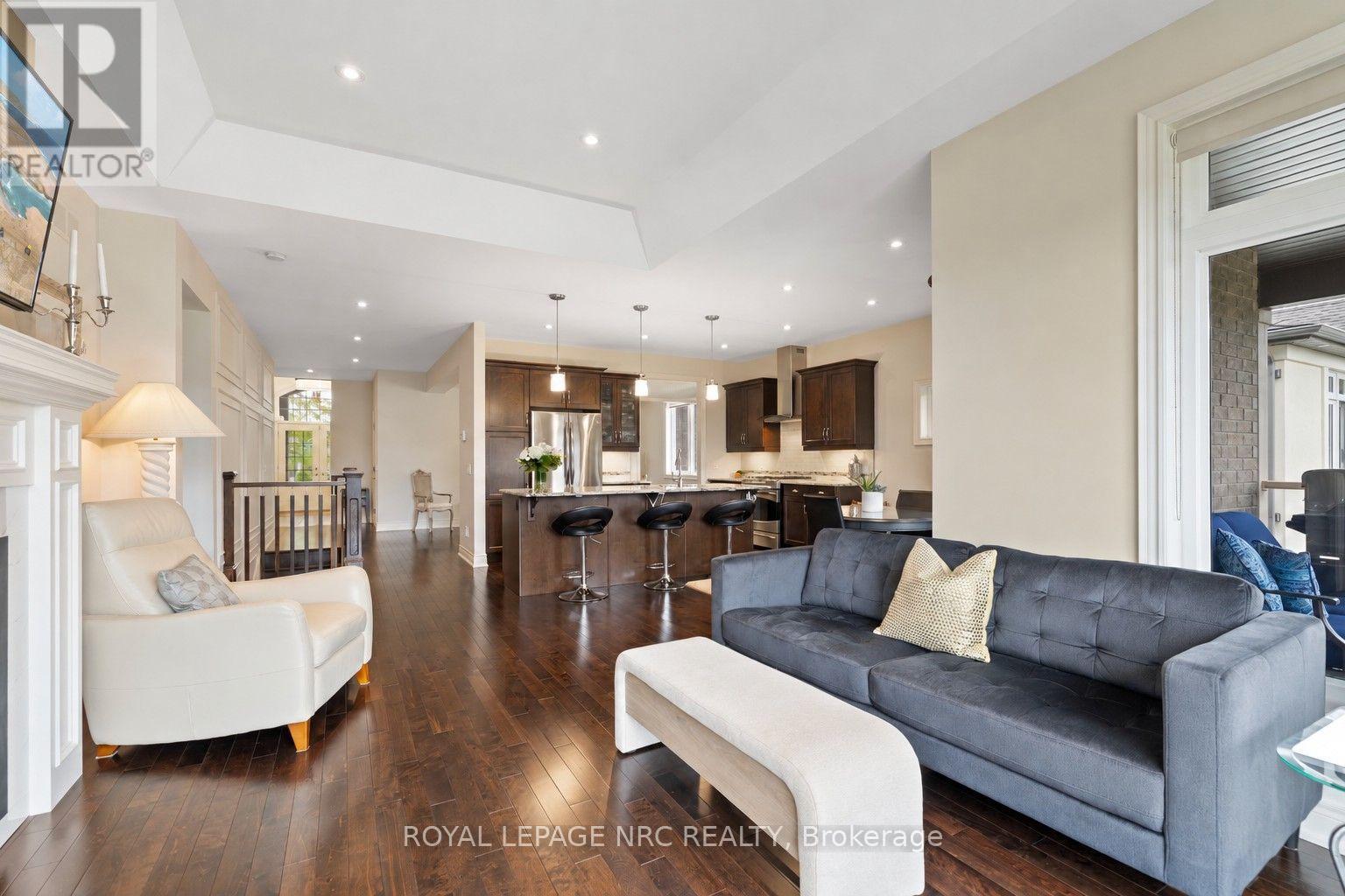 295 Creekside Drive — photo 27