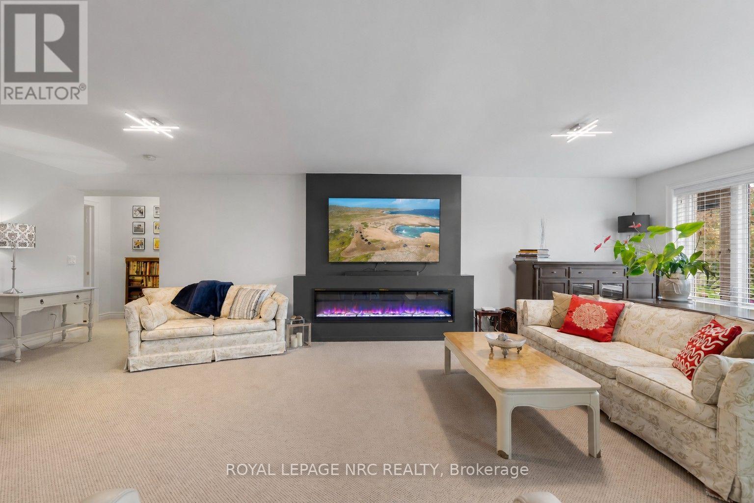295 Creekside Drive — photo 39