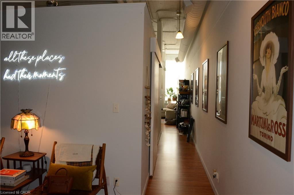 404 King Street West — photo 10