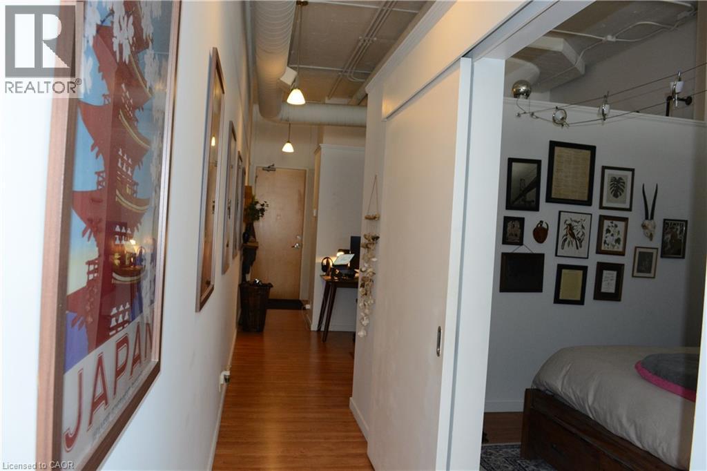 404 King Street West — photo 12