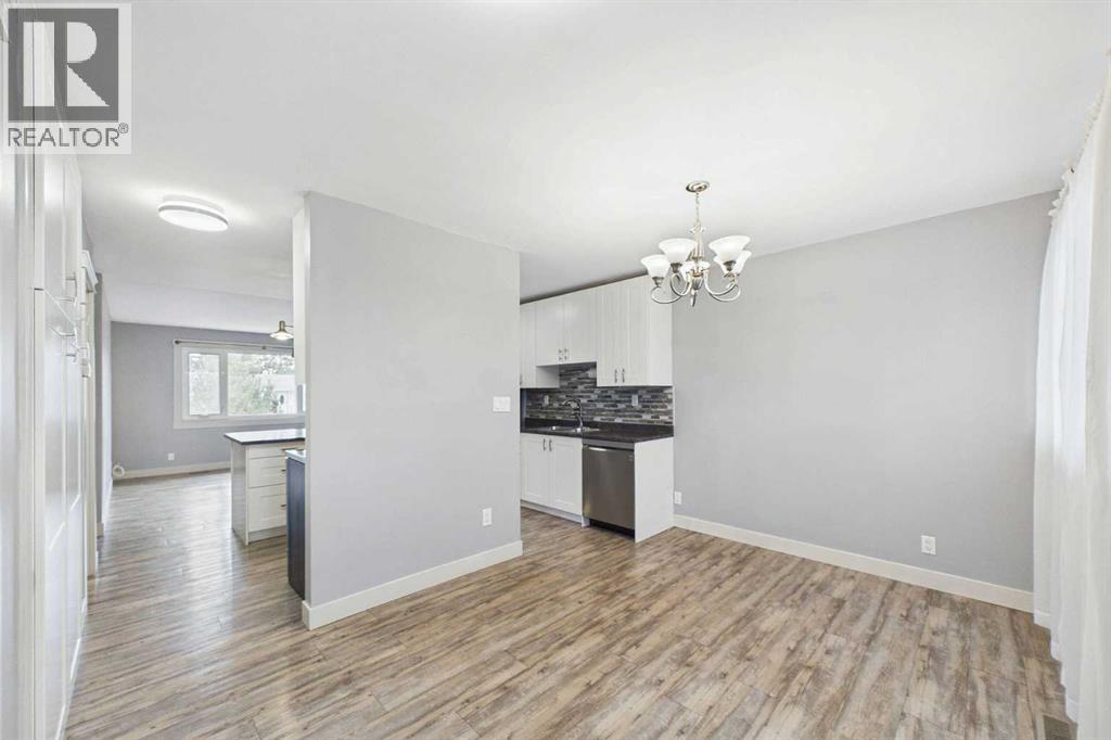 Listing photo – 10 Watson Street, Red Deer